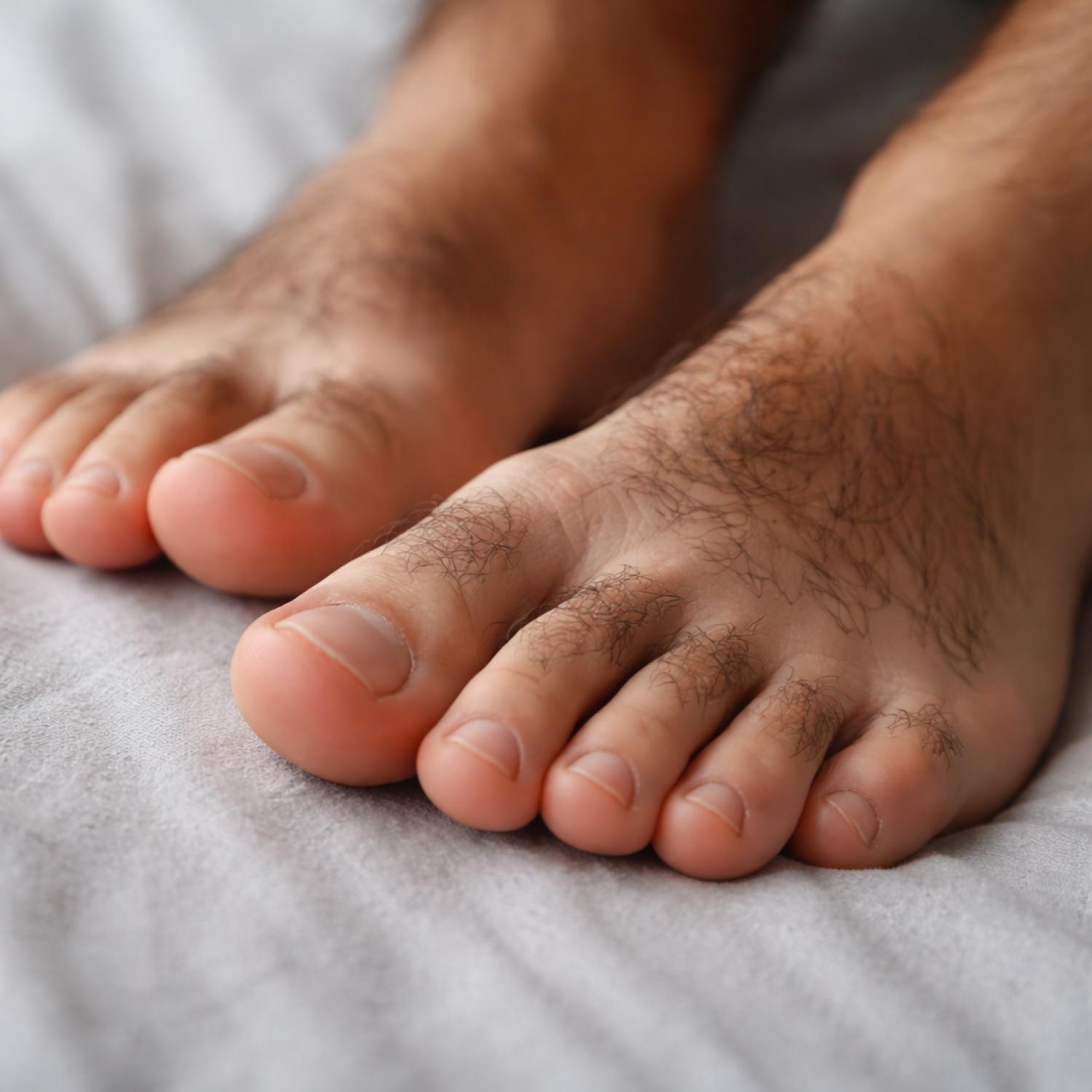 ¿Tener pelo en los dedos de los pies es señal de buena salud?